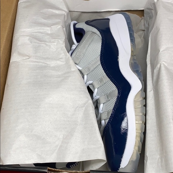 Jordan 11 Retro Low BP - Picture 3 of 4